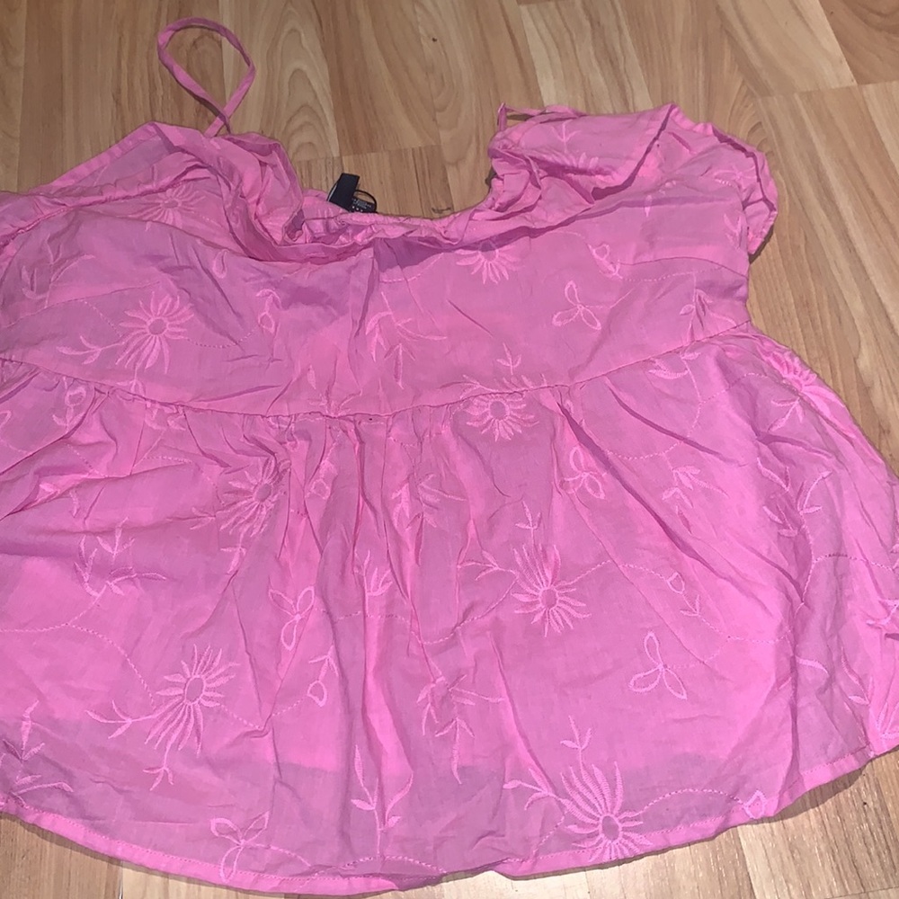 Vero Moda | pink floral embroidered tank top size medium - Picture 2 of 6